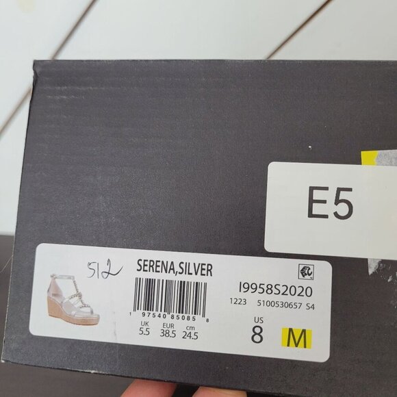 NEW Naturalizer Serena Wedge Sandals Silver Leather Upper 8 - Picture 8 of 8